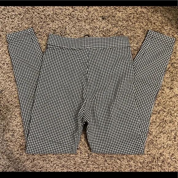 UO High-waisted Plaid Pants. Size 2. - Picture 3 of 3